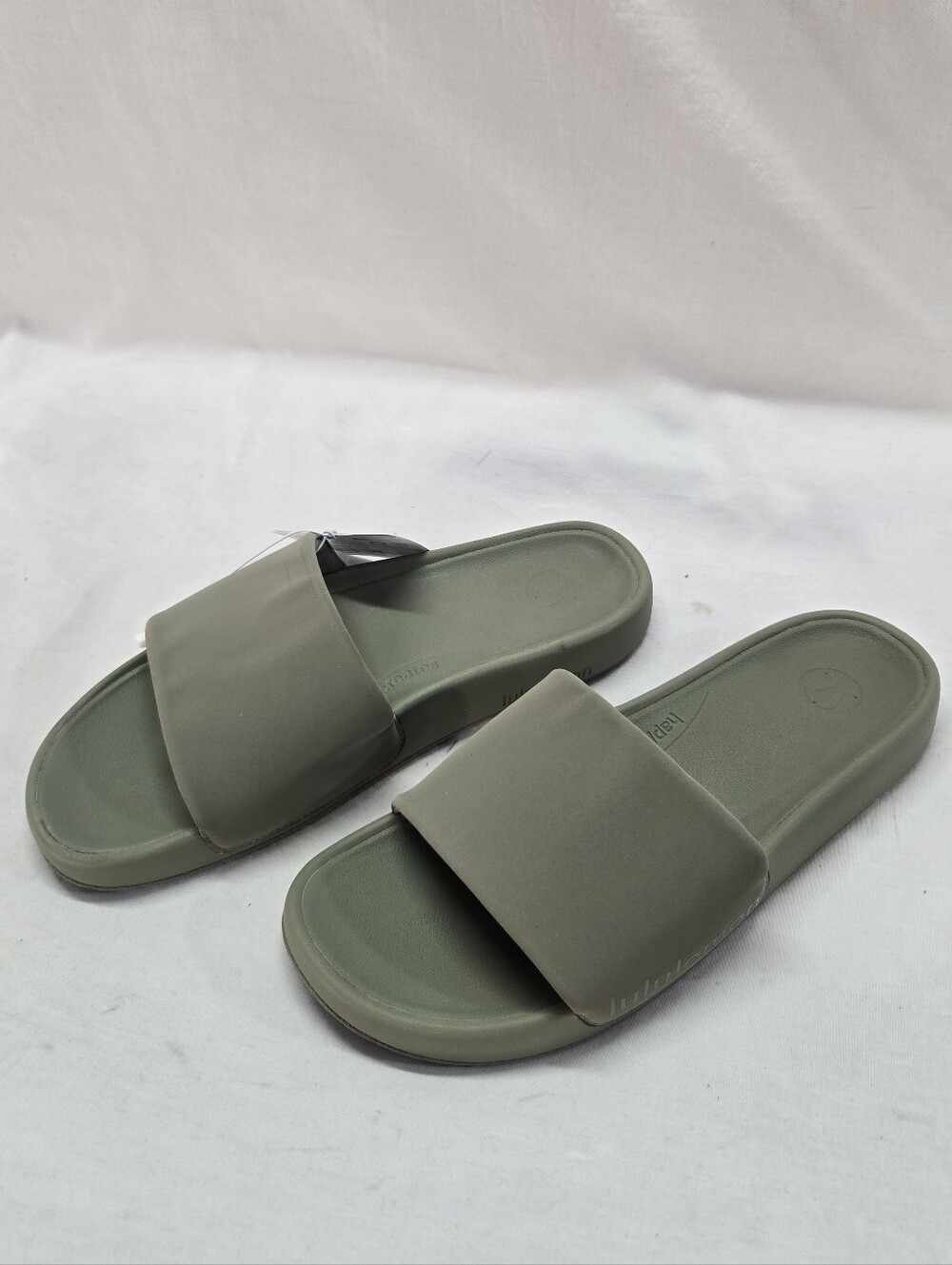 Lululemon Men’s Restfeel Slide US 8 Green Sandals New